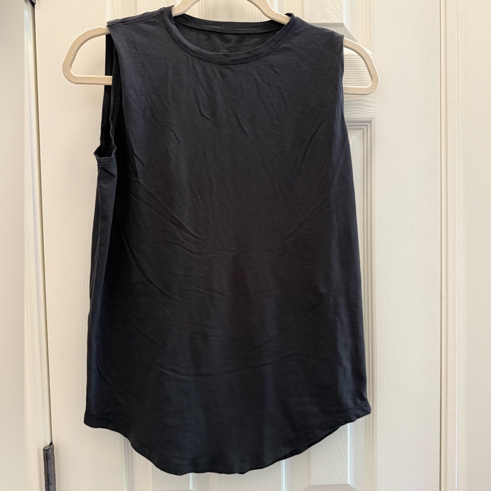 Lululemon Brunswick muscle tank black.